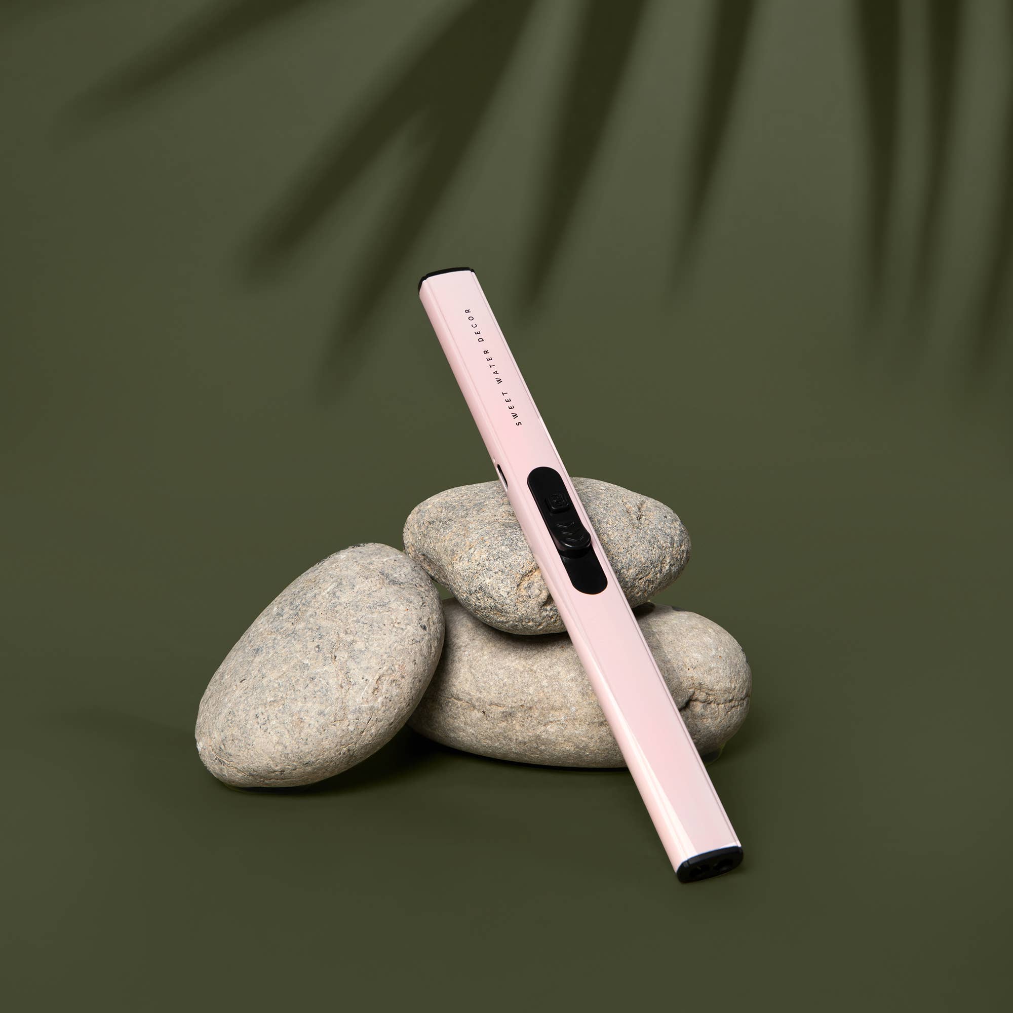 Blush-Pink-Rechargeable-Electric-Lighter-Sweetwater-Decor-WillowsBox-Gifting-Studio